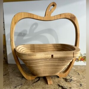 Bonnie & Pop Wooden Apple-Shaped Fruit Basket and Trivet